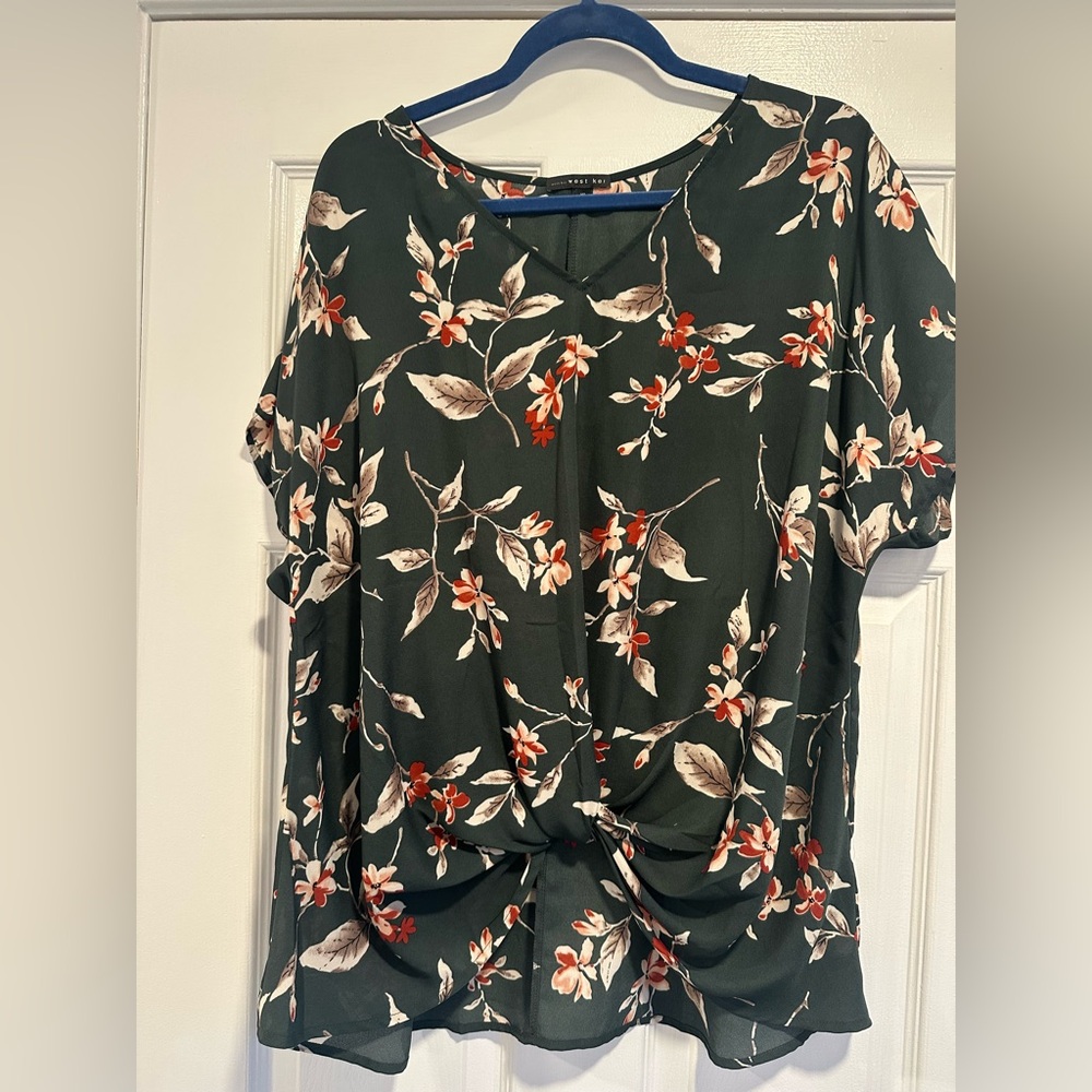 Floral Knot Front Top - Green